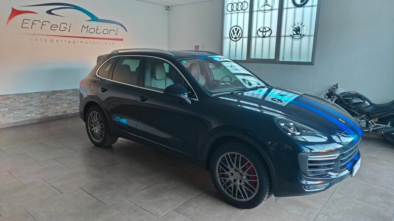 Porsche Cayenne 4.8 Turbo TipTronicS - FULL OPTIONAL