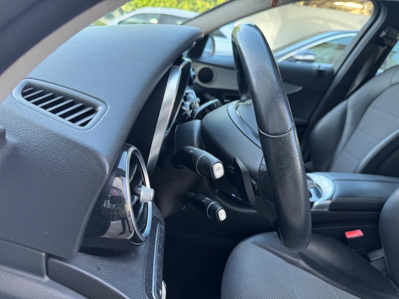 Mercedes-benz C 200 d Auto Premium