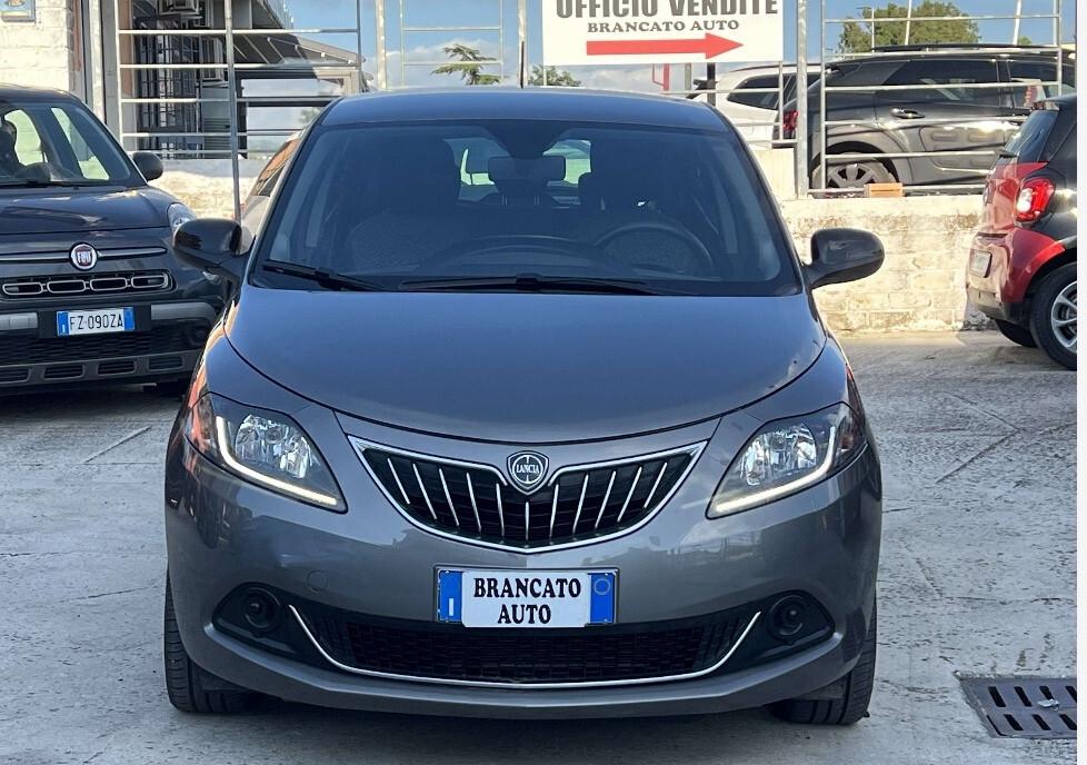 Lancia Ypsilon 1.0 FireFly 5 porte S&S Hybrid Ecochic Silver