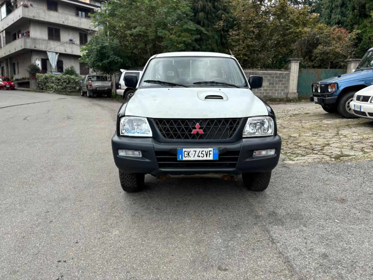 Mitsubishi L200 2 porte 4 posti