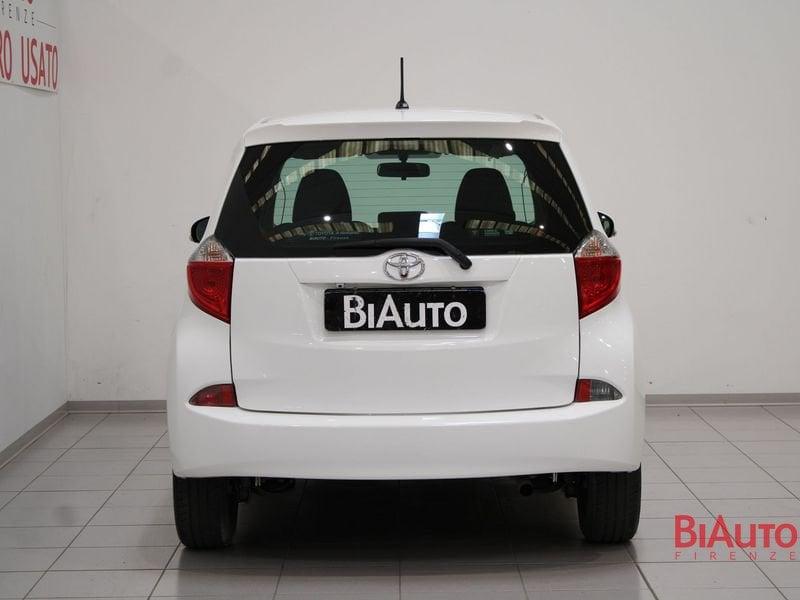 Toyota Verso-S Verso-S 1.3 MT