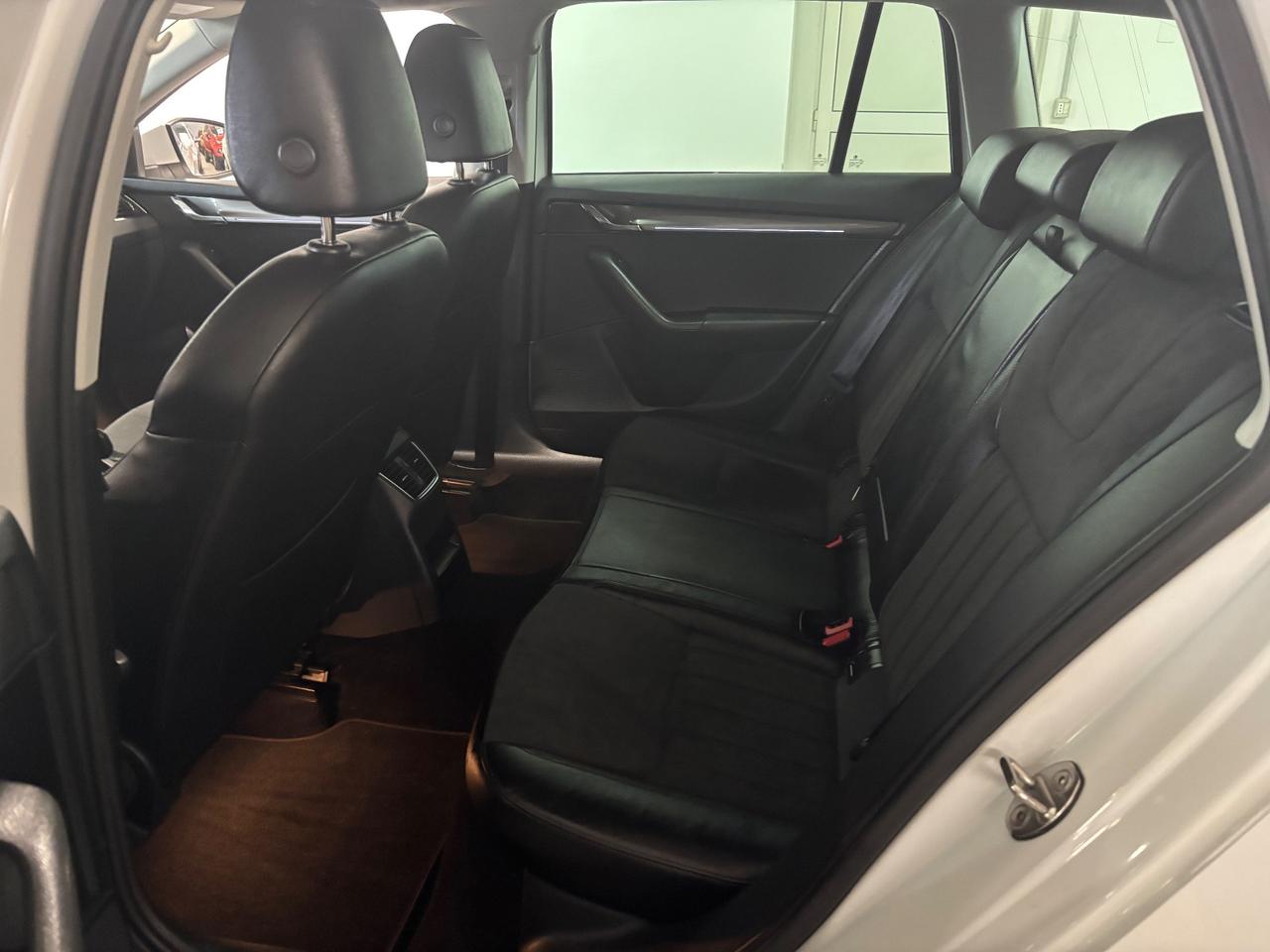 Skoda Octavia 1.4 TSI METANO AUT. |alcantara/pelle|