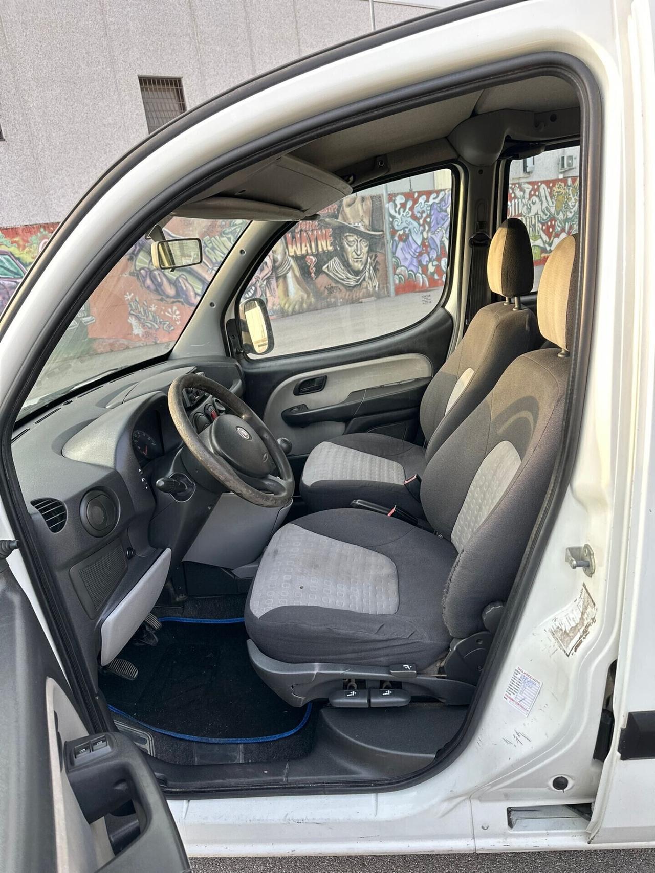 Fiat doblo 5 posti anno 2008 autocarro