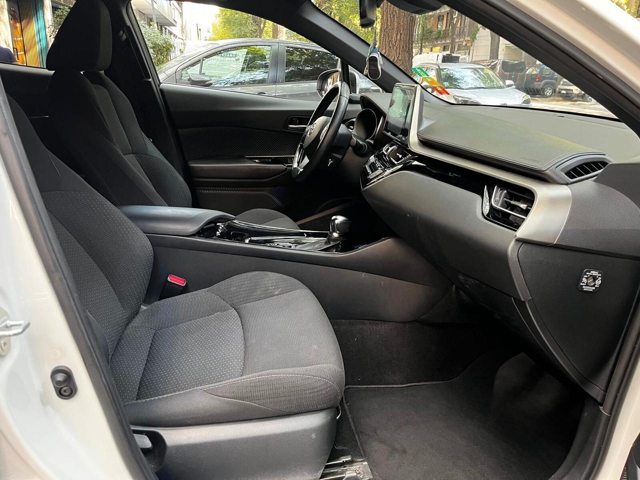 Toyota C-HR 1.8 Hybrid E-CVT Active