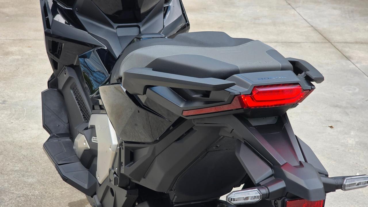 Honda X-ADV 750 ANNO 2025 5.000KM GARANZIA UFFICIALE