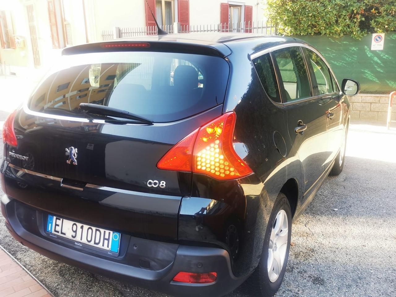 Peugeot 3008 1.6 e-HDi 112CV cambio robotizzato S.&S. Business