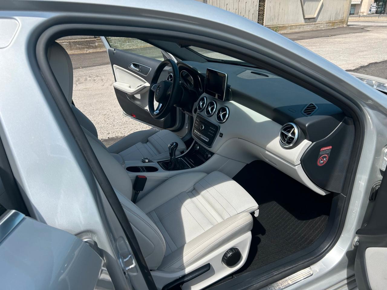 Mercedes classe a 200 CDI Sport unico proprietario tutta tagliandata mercedes ok neopatentati