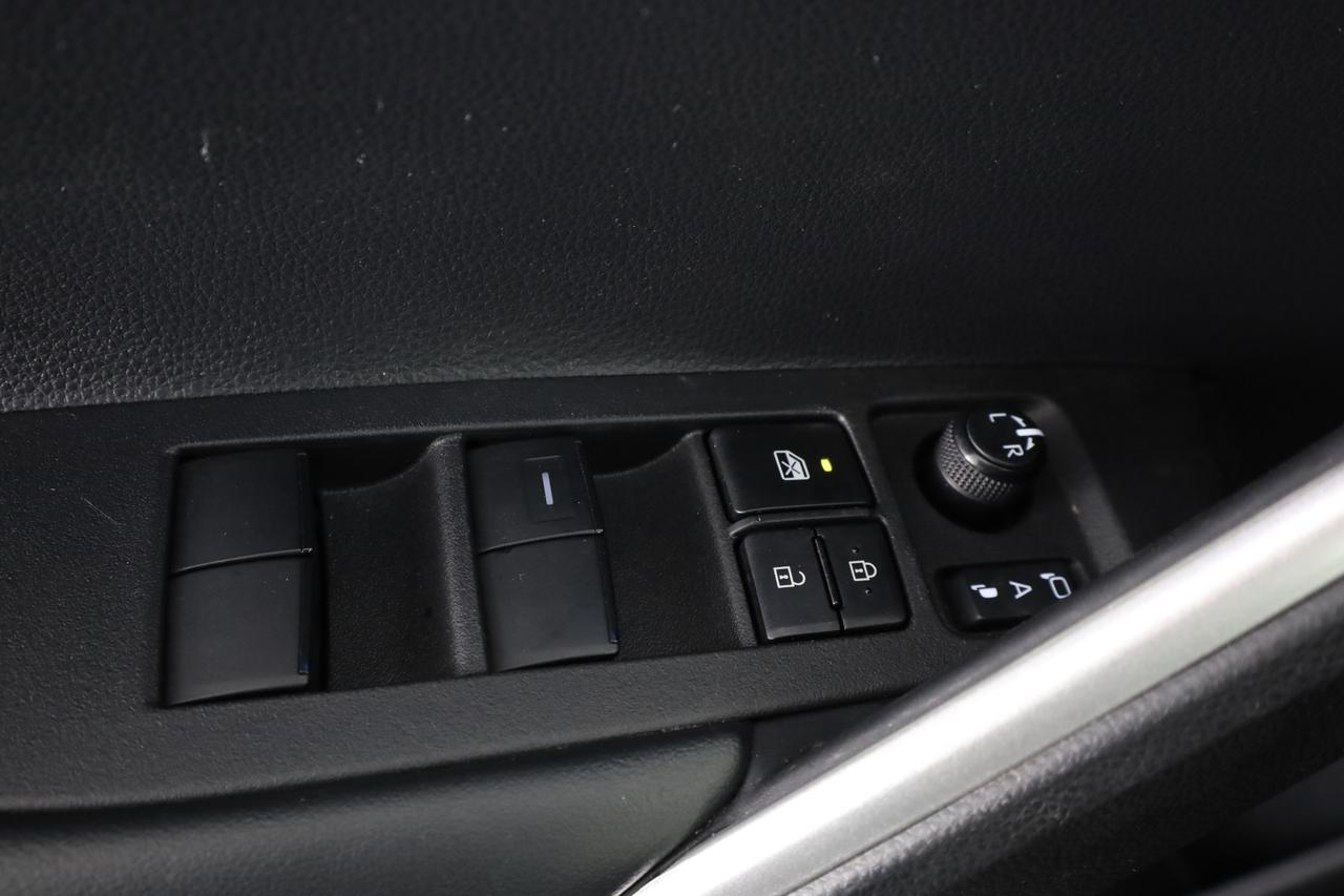 TOYOTA Corolla Cross 2.0 Hybrid 197 CV E-CVT Lounge
