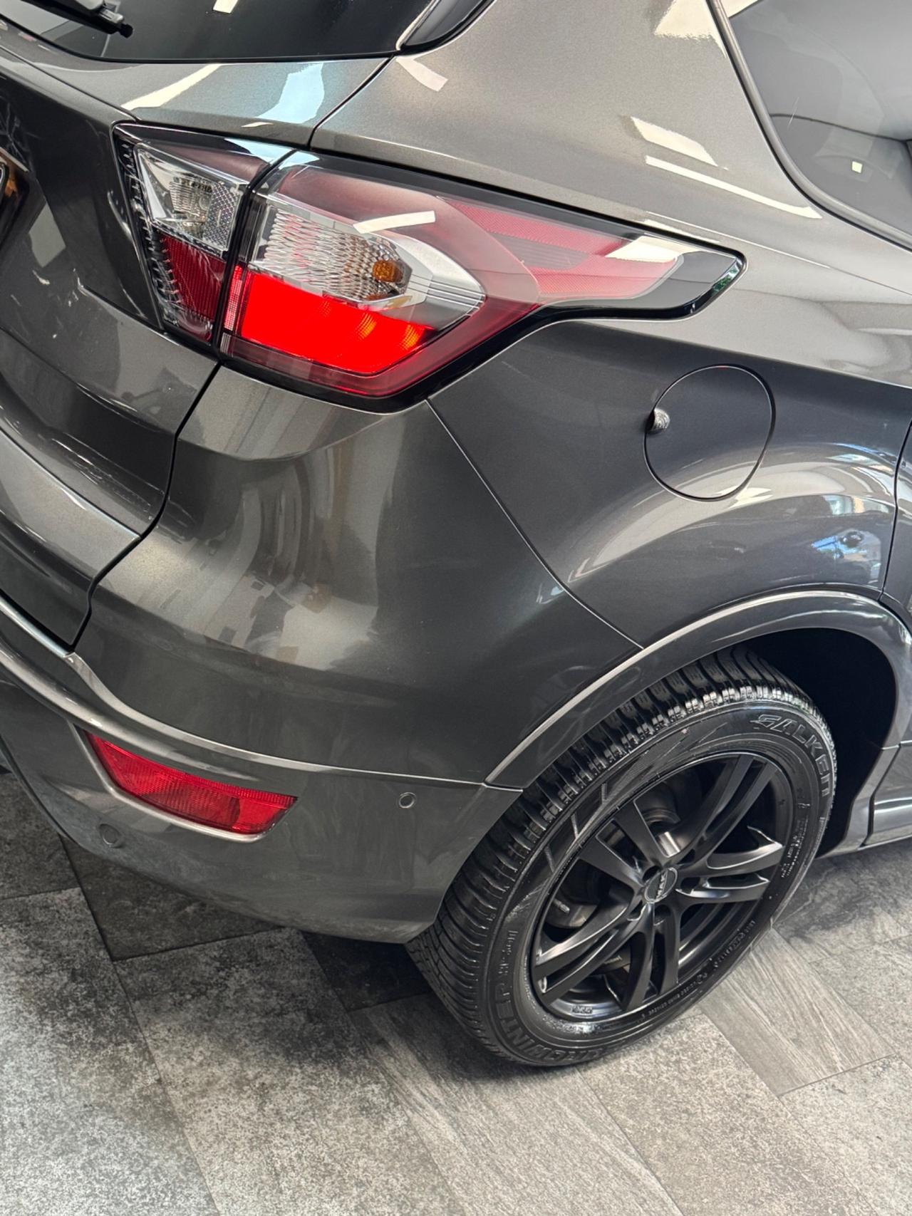 Ford Kuga 1.5 TDCI 120 CV ST-Line Tetto Apribile