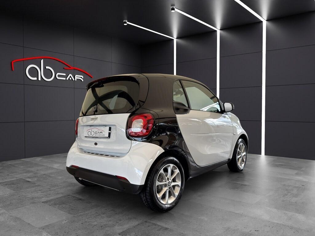 Smart fortwo 1.0 Youngster 71cv twinamic my18