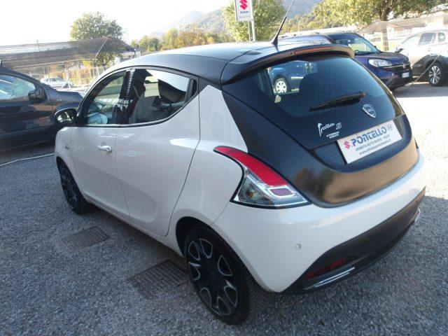 LANCIA Ypsilon 0.9 TwinAir 85 CV 5 porte S&S S Momodesign