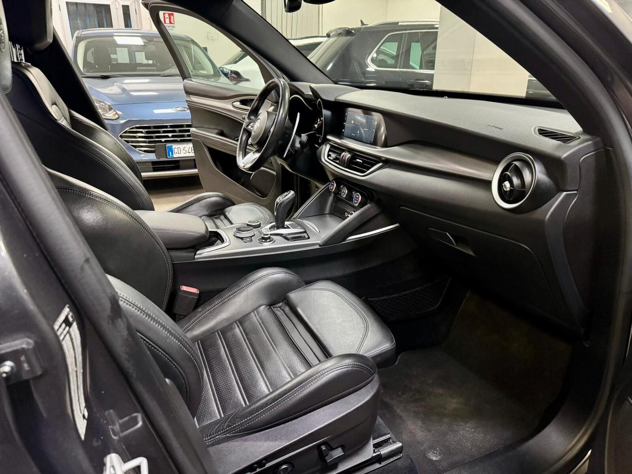 Alfa Stelvio 2.2 TD 210CV AT8 Q4 Veloce 2021