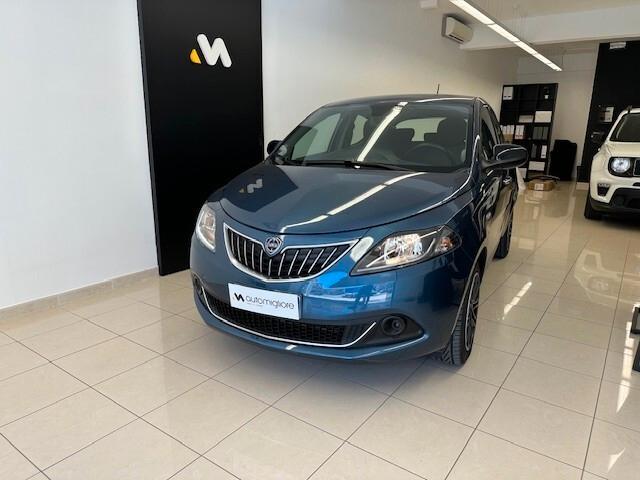 Lancia Ypsilon 1.0 FireFly 5 porte S&S Hybrid Ecochic Silver