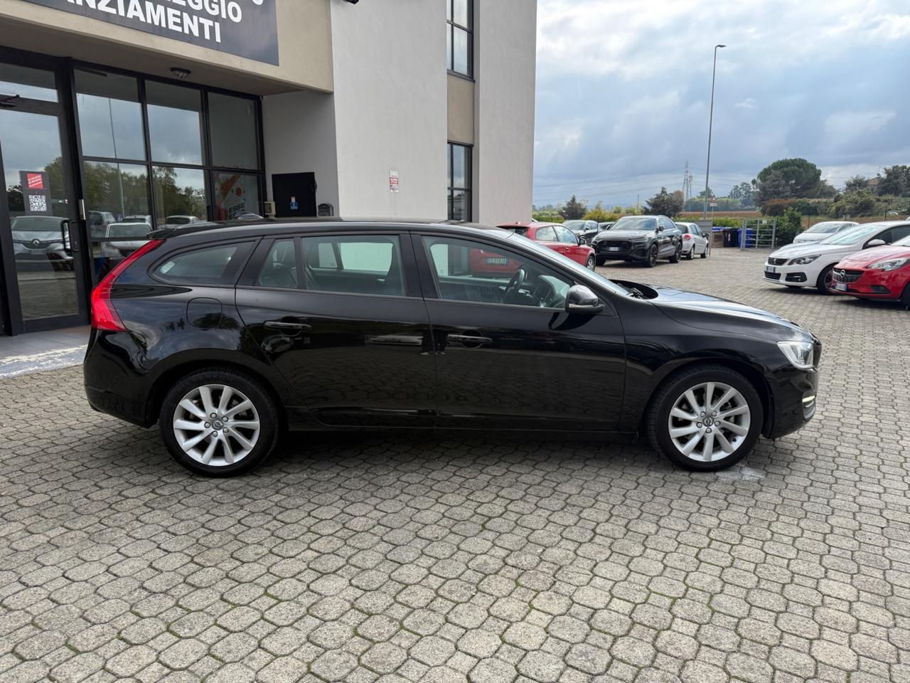 Volvo V60 D2 Summum|UNIPRO