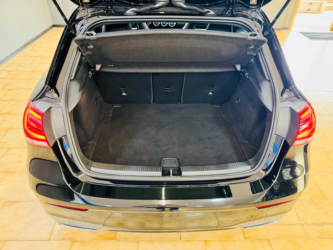 Mercedes-benz A 180 AMG Automatic Premium / Night Pack Display PRO