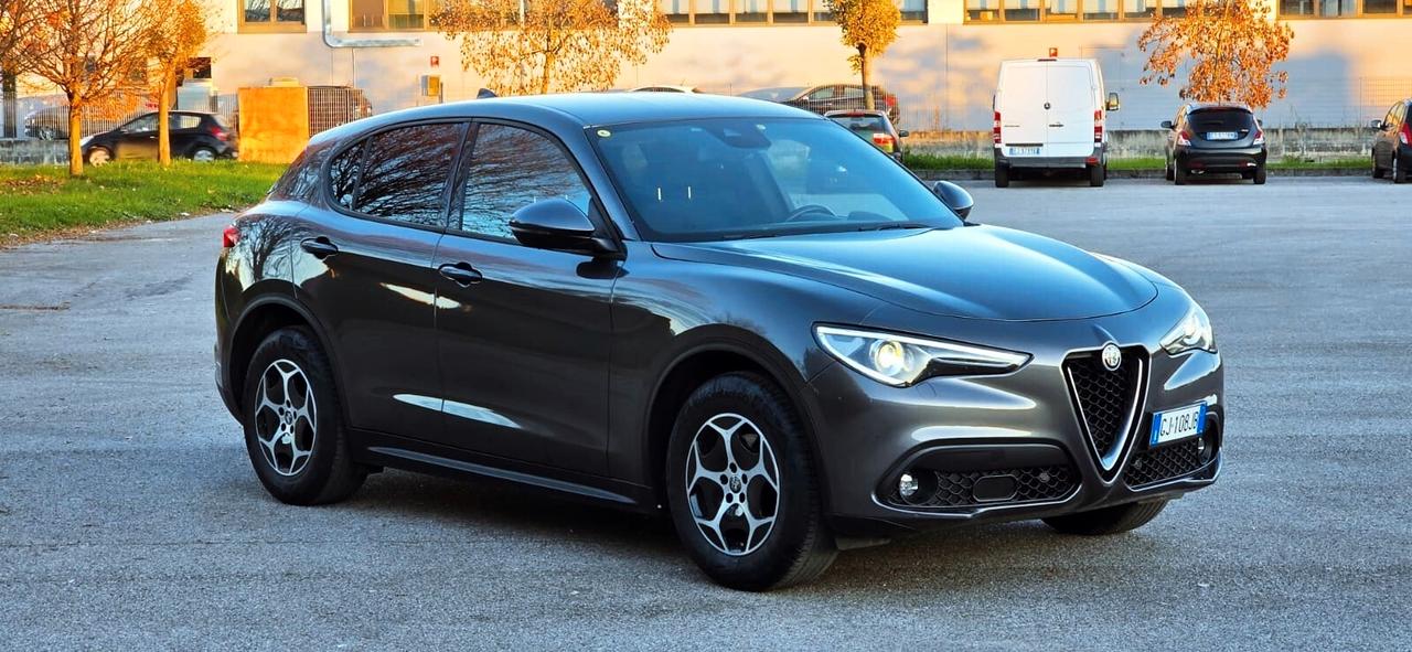 Alfa Romeo Stelvio 2.2 Turbo Diesel 160CV Super AT8 RWD