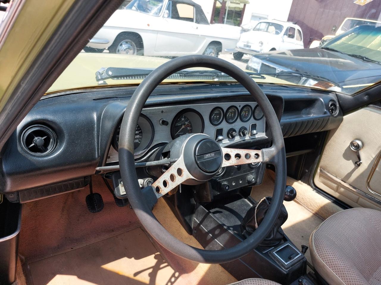 Fiat 124 Coupe 1800 del 1973 con aria-condizionata