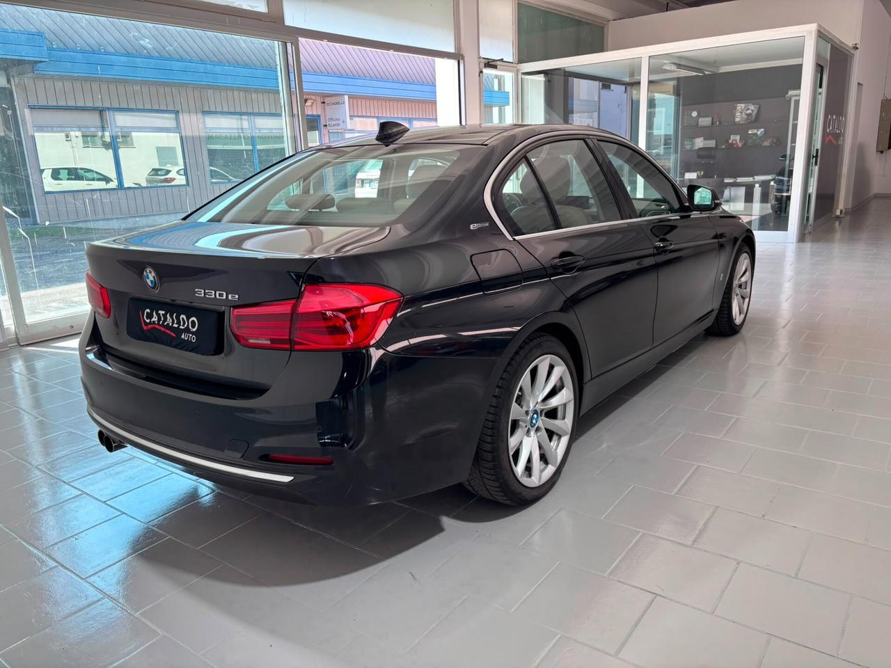 Bmw 330 330e iPerformance Luxury