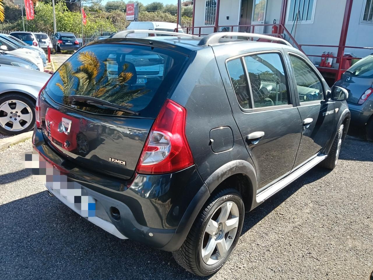 Dacia Sandero 1.6 8V Lauréate