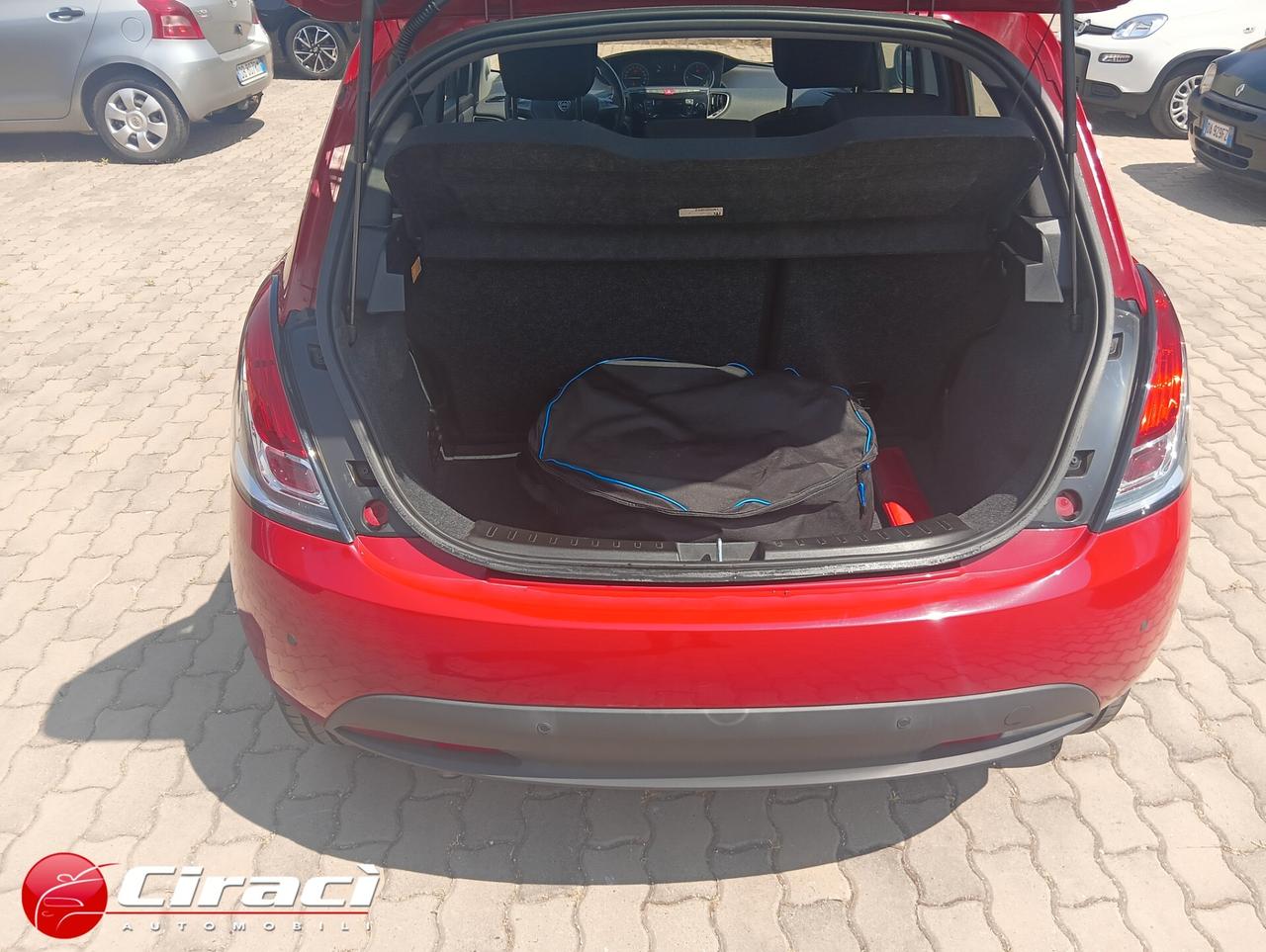 Lancia Ypsilon 1.2 69 CV 5 porte GPL Ecochic Elefantino Blu
