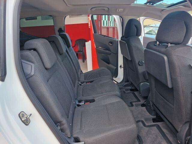 Peugeot 5008 HDI 7 POSTI CAMBIO AUTOMATICO