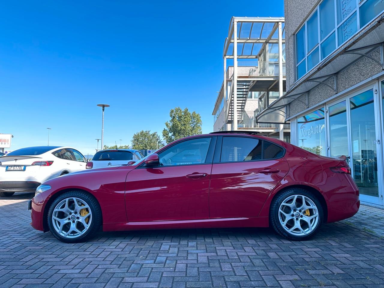 Alfa Giulia 2.2D 160CV AUTOM. EURO6D! DOPPIO TETTO! CARPLAY