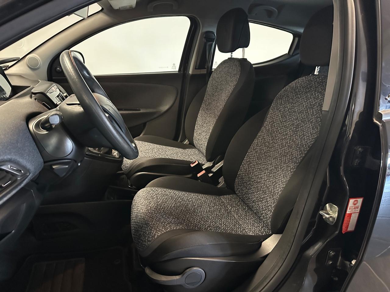 LANCIA YPSILON 1.2 BENZINA 69CV NEOPATENTATI
