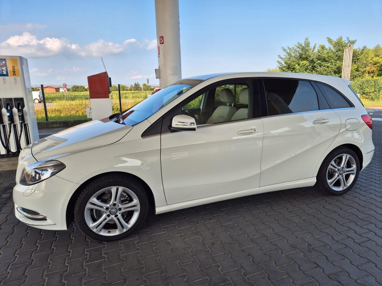 Mercedes-benz B 180 d Premium