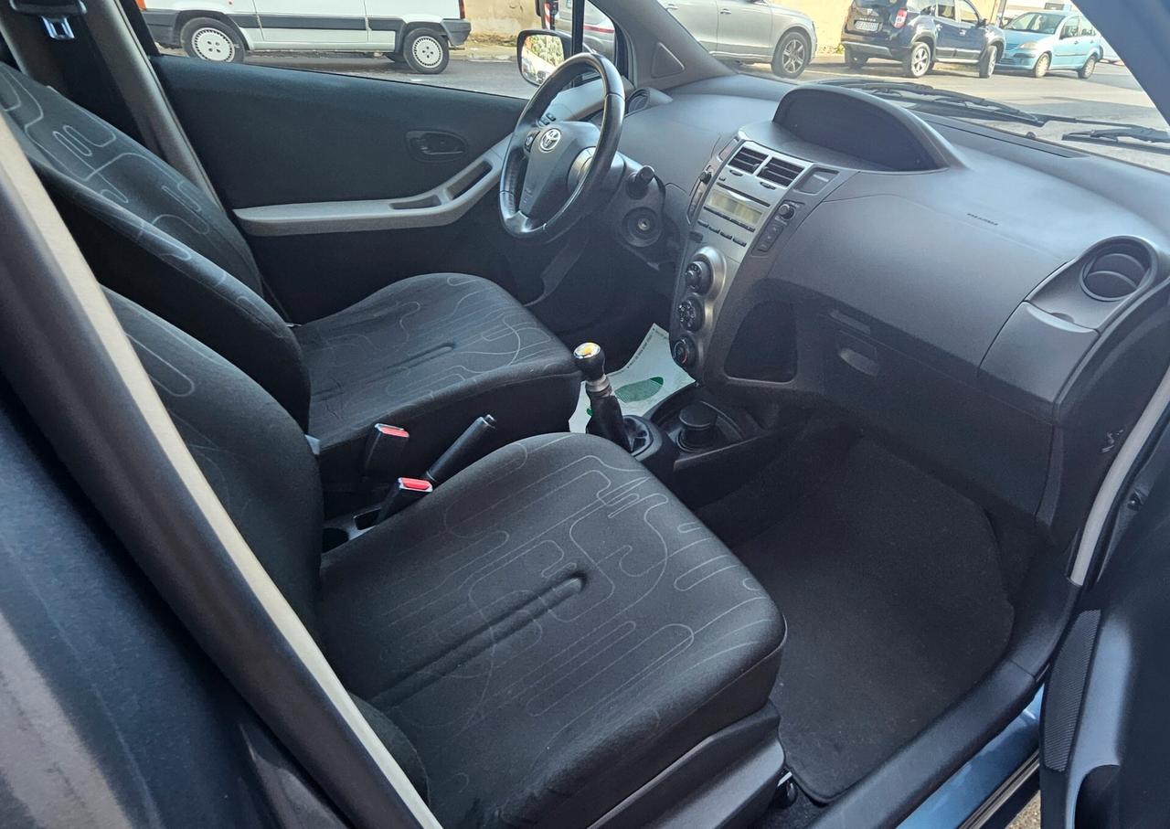 Toyota Yaris 1.0 5 porte Sol