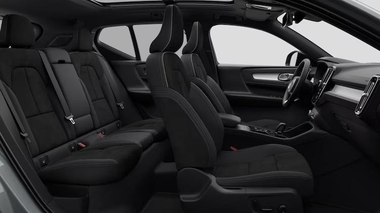 VOLVO XC40 ULTRA BLACK EDITION B4 AUTO PREZZO PROMO FINO AL 31/12/2025