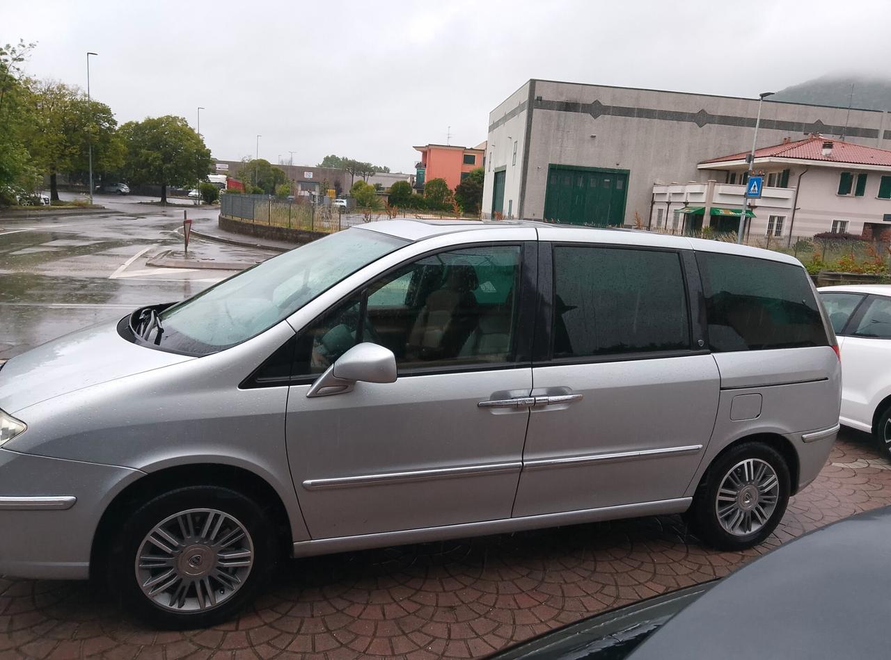 Lancia Phedra 2.2 MJT Platino