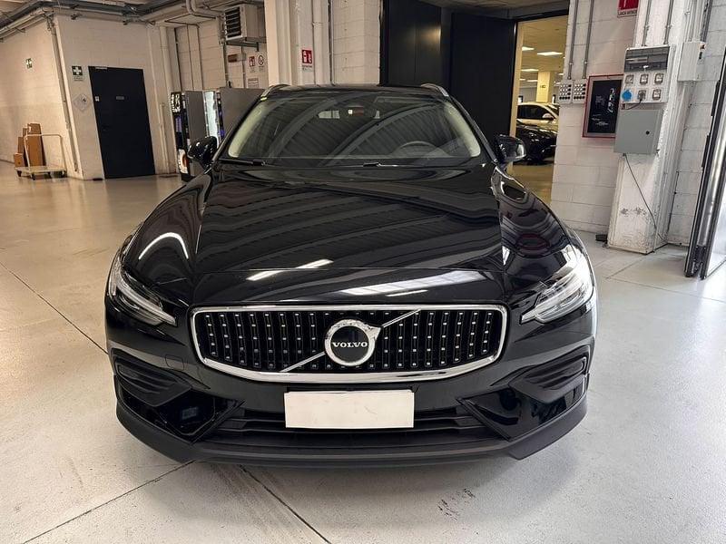 Volvo V60 Cross Country V60 II 2023 Cross Country 2.0 b4 Plus awd auto