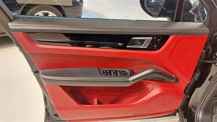 Porsche Cayenne 3.0 V6 E-Hybrid