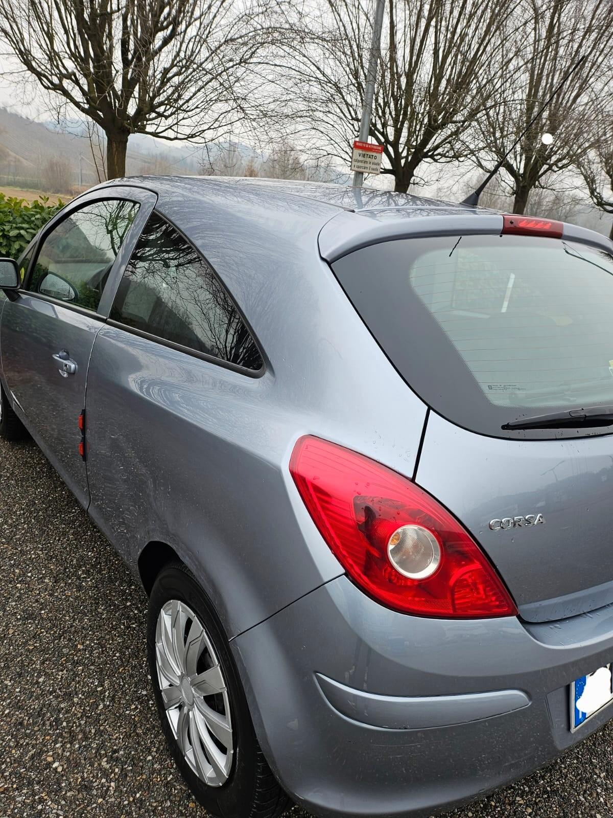 Opel Corsa 1.2 3 porte Sport