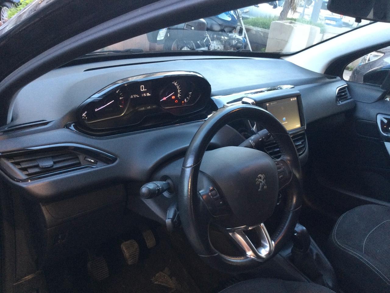 Peugeot 208 PureTech 82 3 porte Allure