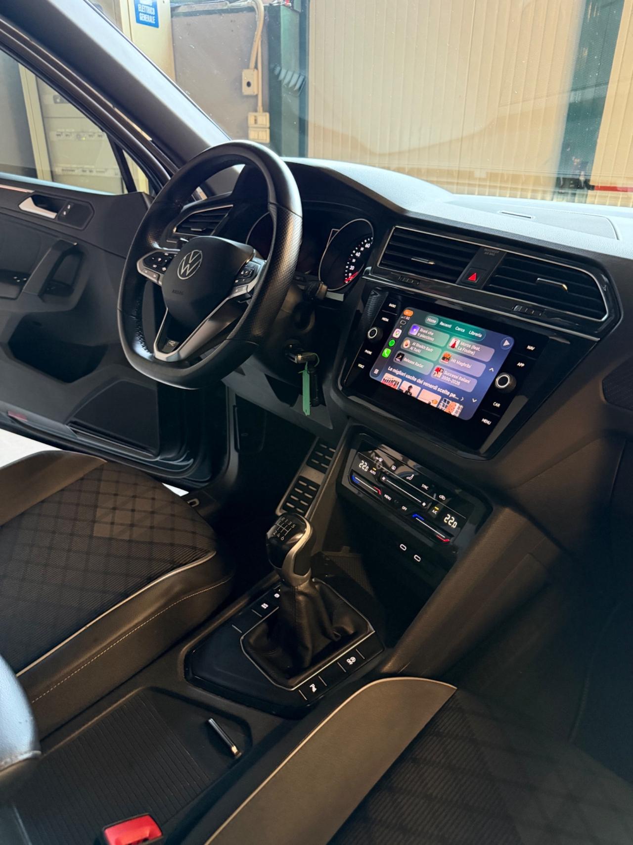 Volkswagen TIGUAN 2.0 TDI RLINE IQ MATRIX KMCERTIF