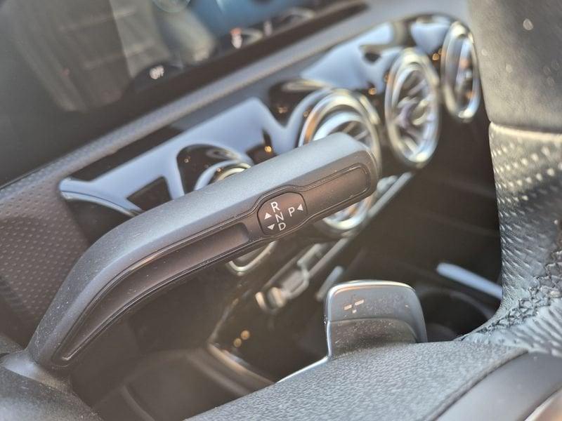 Mercedes-Benz Classe A A 180 d Premium Night edition auto