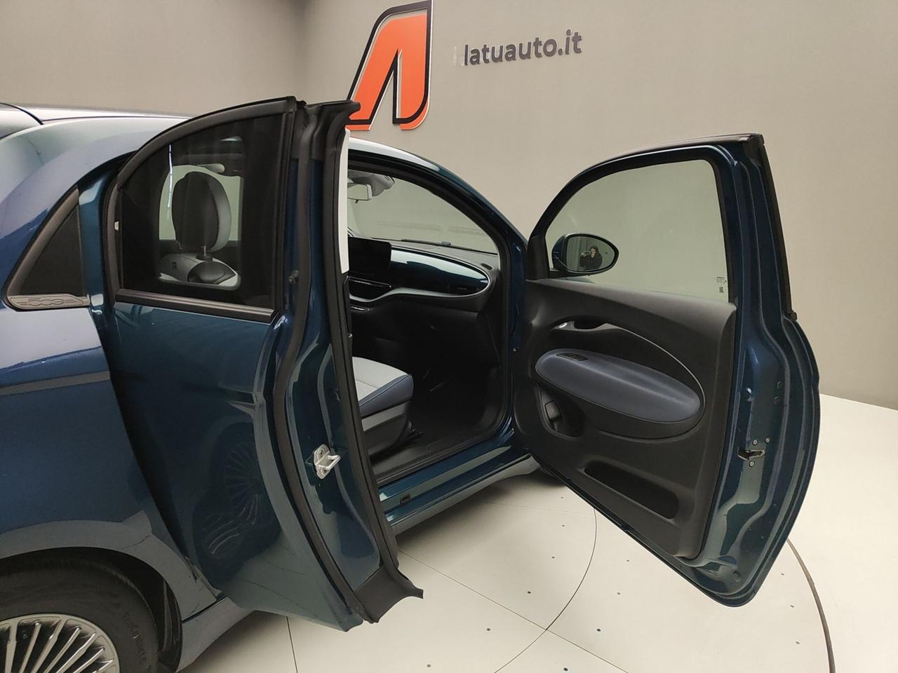 FIAT 500e 3+1 500E 3+1 320KM 118CV 42KW ICON+