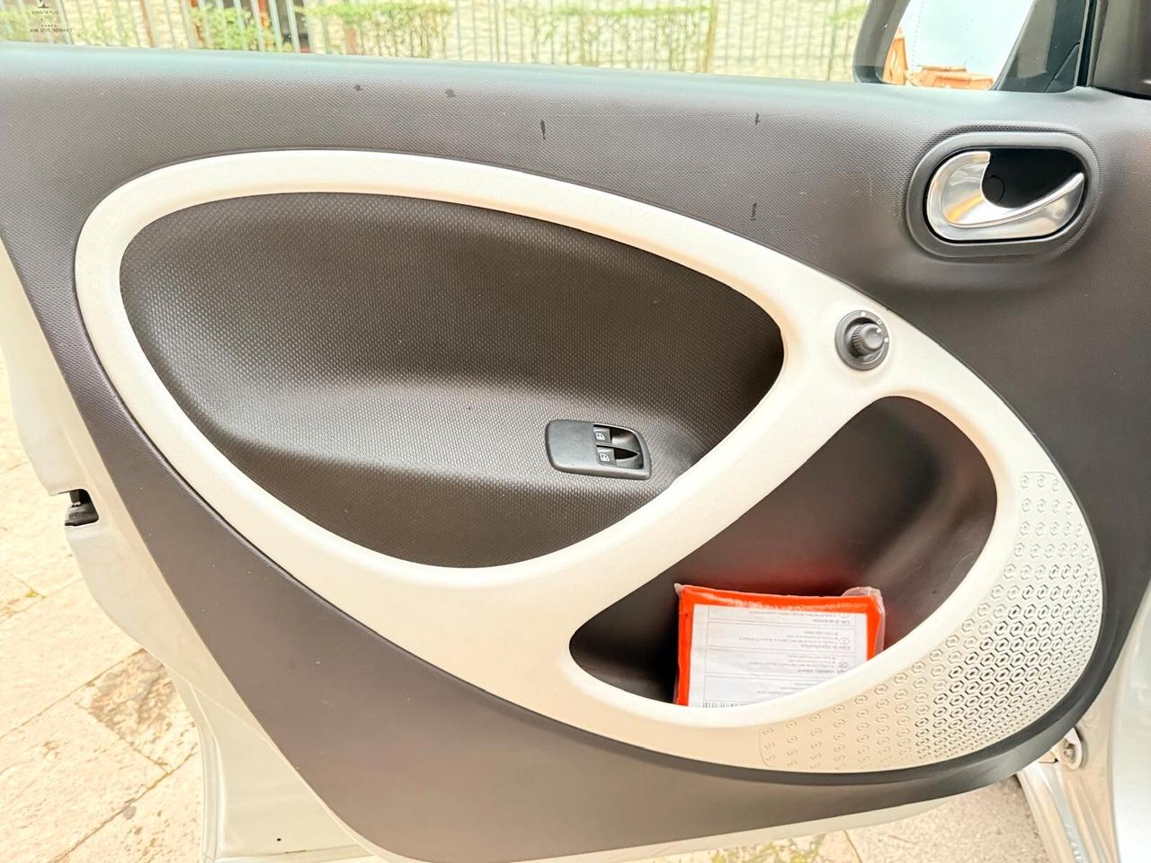 Smart ForFour 70 1.0 Passion 01/2016