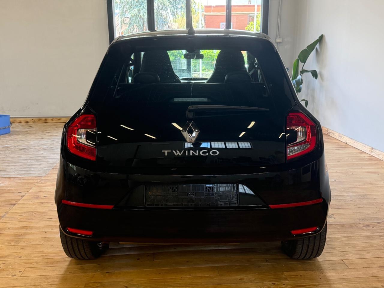Renault Twingo 0.9 93CV AUTOMATICA PELLE NAVIGATORE LED BLACK PACK