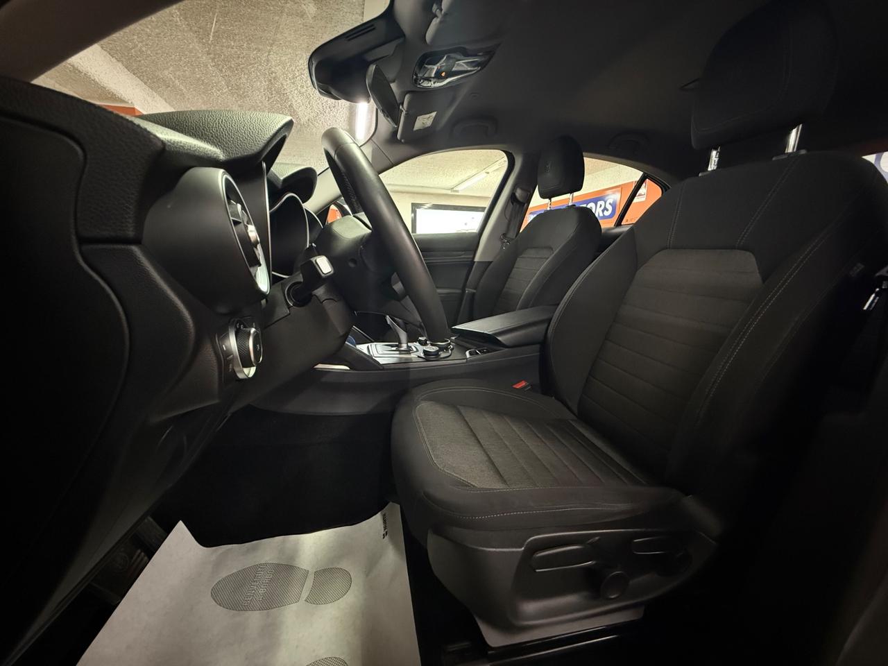 Alfa Romeo Stelvio 2.2 Turbodiesel 160 CV AT8 RWD Business