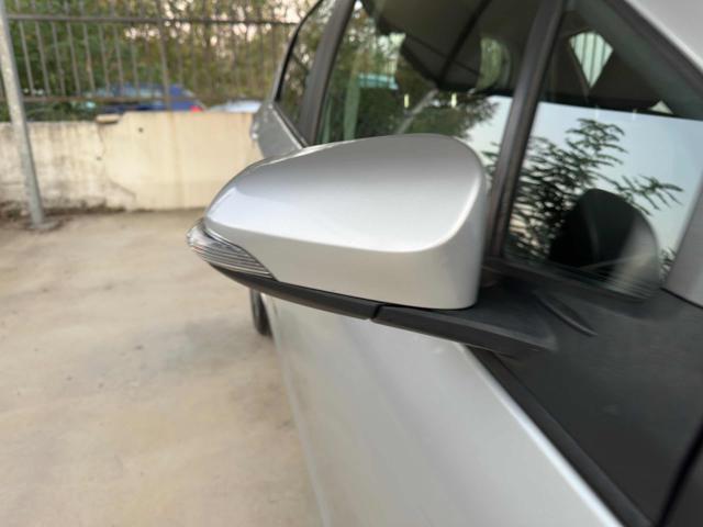 TOYOTA Yaris 1.5 Hybrid 5 porte Active AUTOMATICA PER NEOPATENT