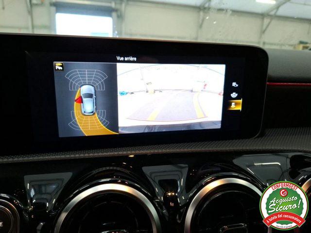 MERCEDES-BENZ A 180 d Auto Premium AMG *NIGHT PACK