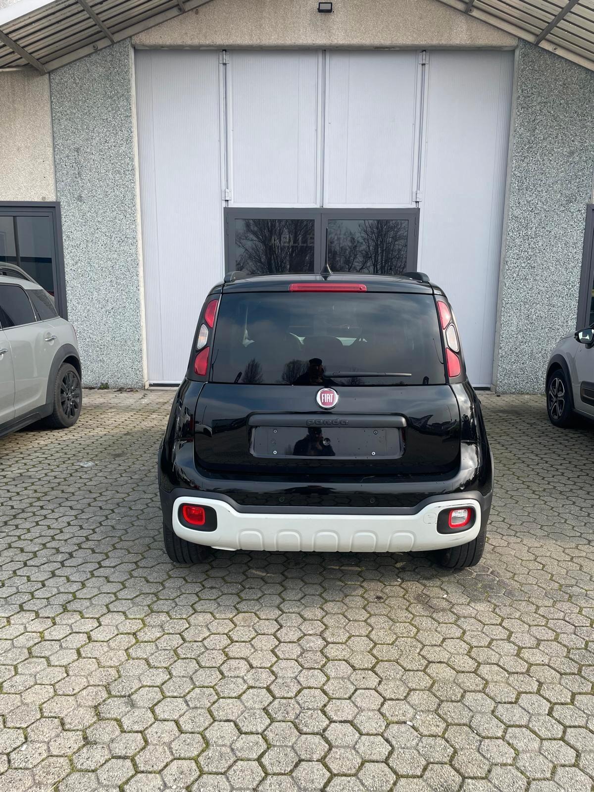 Fiat Panda Pandina 1.0 Hybrid