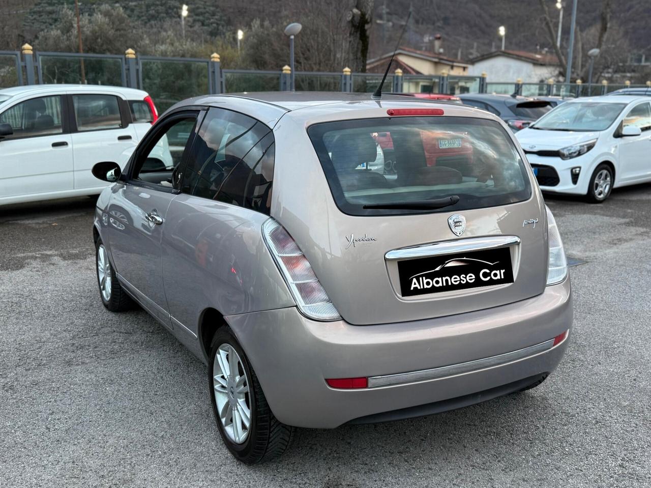 Lancia Ypsilon 1.3 MJT 90 CV Platino