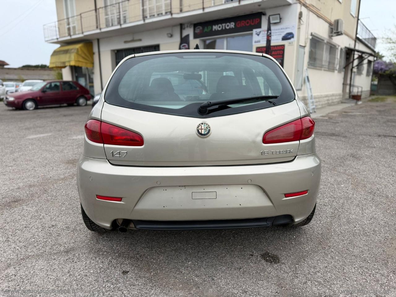 ALFA ROMEO 147 1.6 TS 105CV 5p. Distinctive