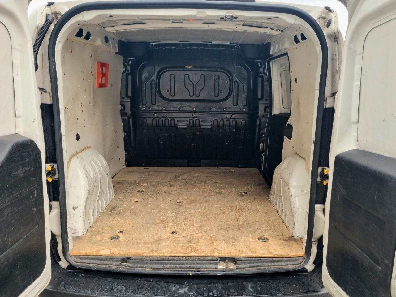 FIAT DOBLO 1.3 MJT 90CV 16V PC-TA Cargo Lamier.