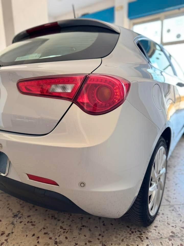 Alfa Romeo Giulietta 1.6 JTDm-2 105 CV Exclusive