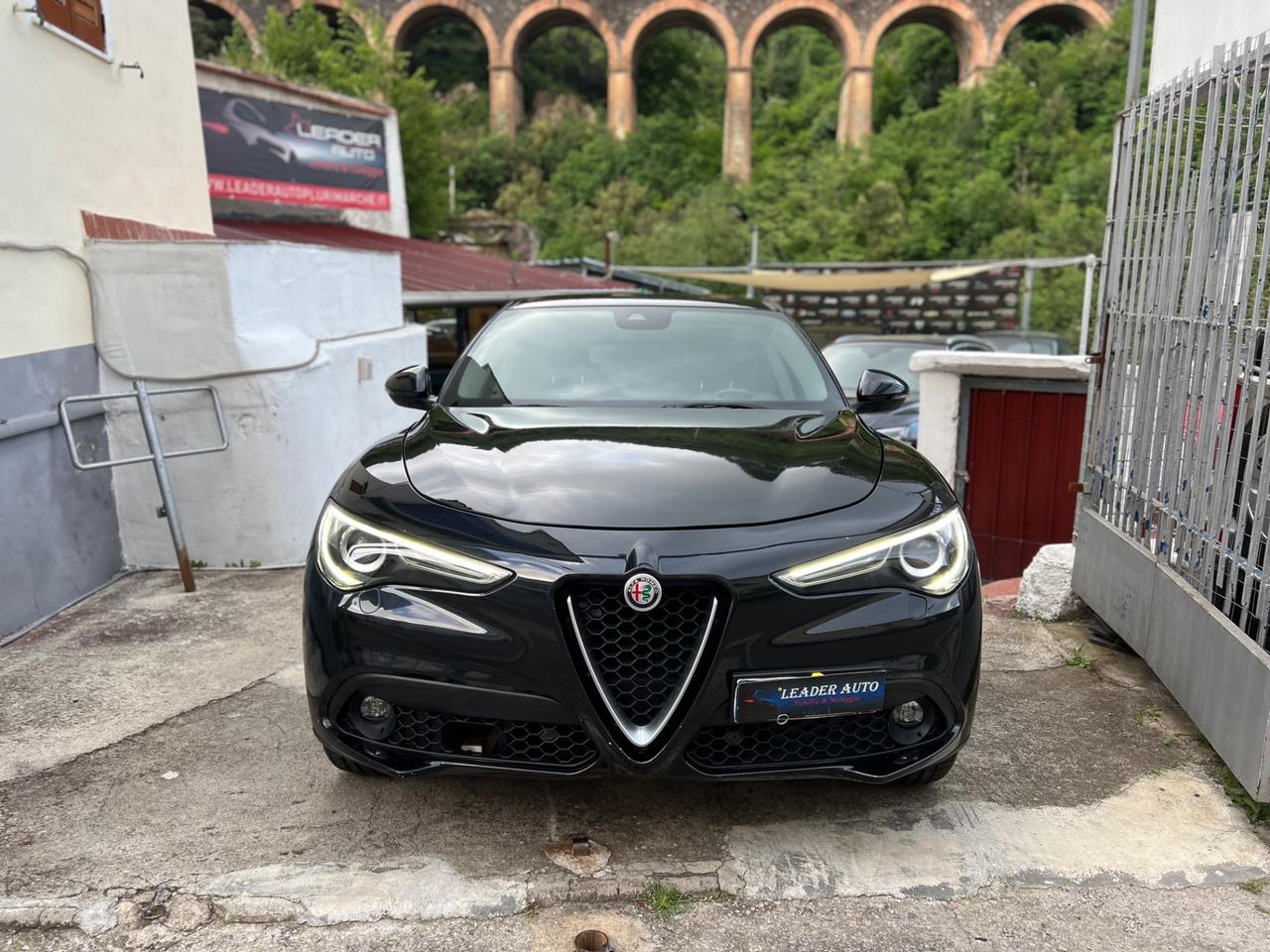 Alfa Romeo Stelvio 2.2 Turbodiesel 190 CV Q4 Sprint - TOTAL BLACK