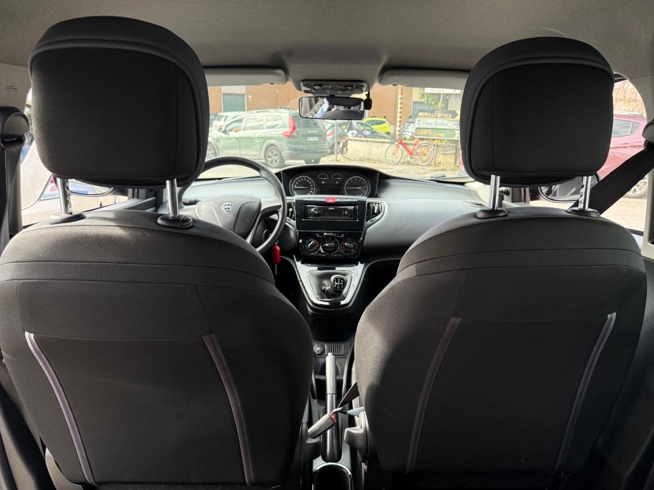 Lancia Ypsilon 1.2 69 CV 5 porte Silver